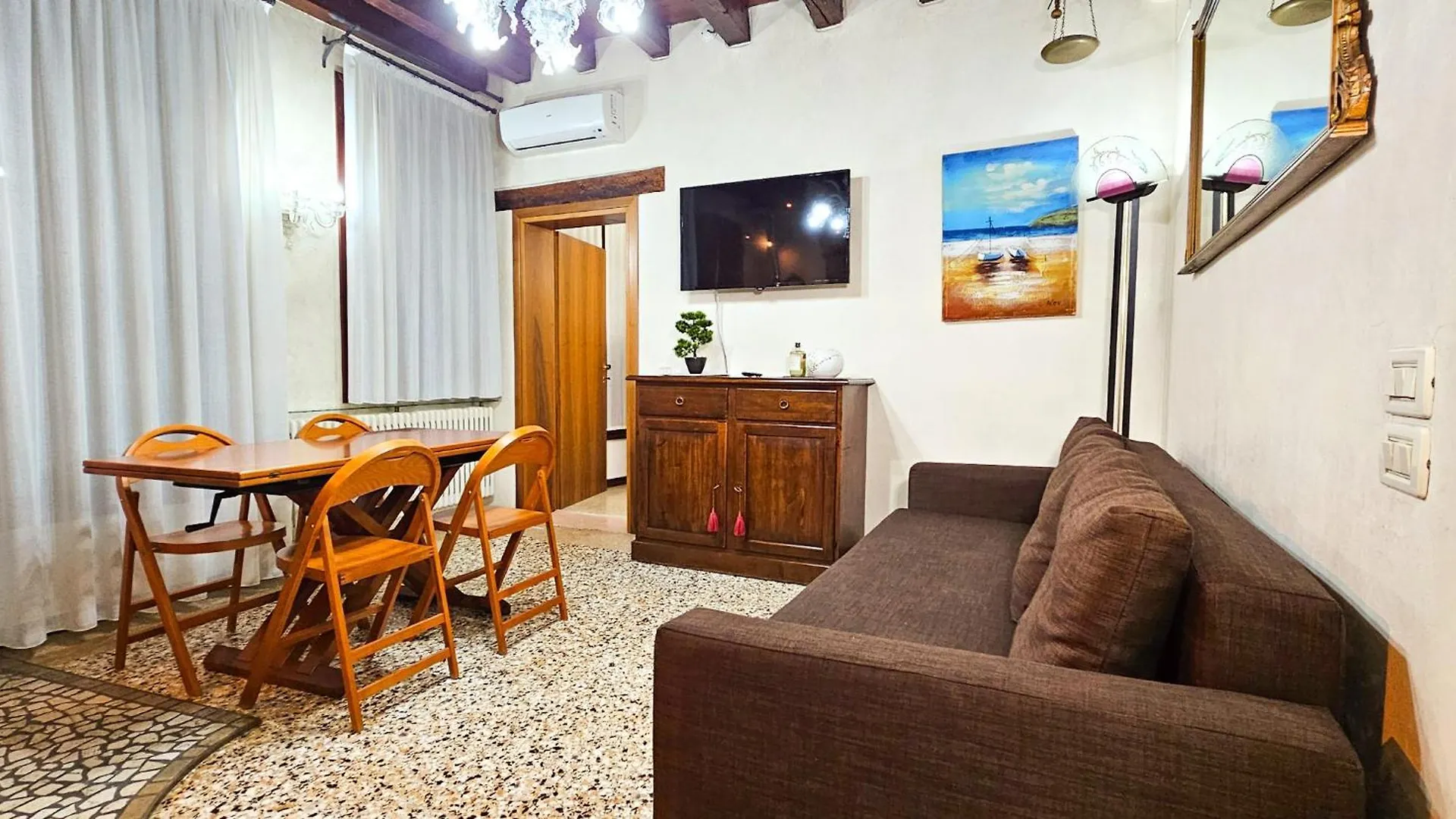 Apt Del 1800 Nel Centro Storico Di Treviso 0*,  Italien